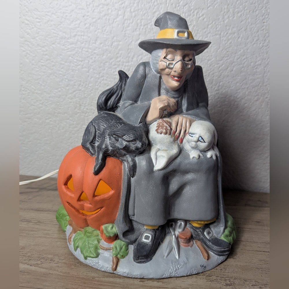 Vintage Halloween Ceramic Lighted Witches Scene